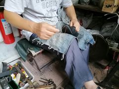 -静安寺修鞋修包修拉链