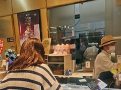 -花花卷卷·鲜食蛋糕(静安久光百货店)