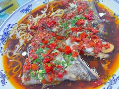 剁椒鸦片鱼头-小老板海鲜酒家(董家渡店)