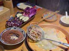 -洱火云南酸菜牛肉火锅(石景山当代商城店)