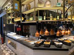自助取餐区-钱小奴海鲜自助黑金店(杭州滨江龙湖店)