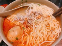 -亮亮面馆(经六路店)