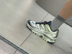 -SALOMON萨洛蒙(长沙国金街店)