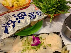 -鲜入围煮花胶鸡海鲜火锅