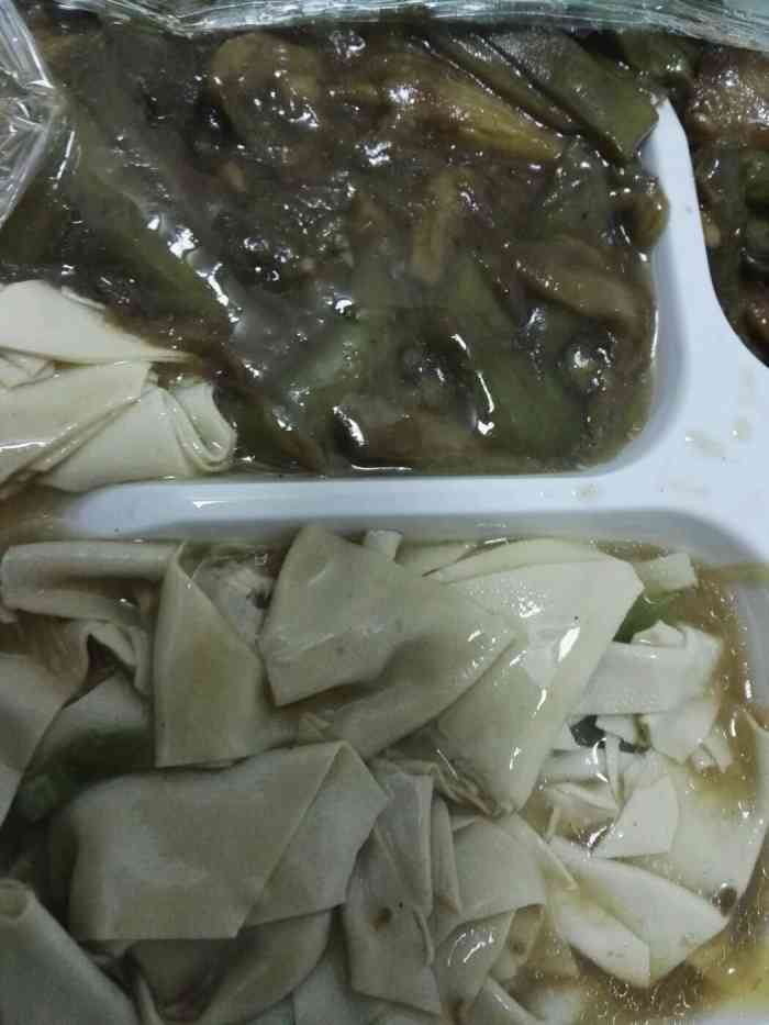 二奎盒饭的菜品味道纯正,量足.方便快捷!