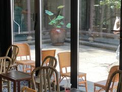 靠窗位-Metal hands·铁手咖啡