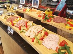 -圣丰索菲特·2 On 988 Café 自助餐厅