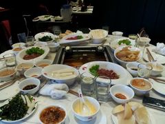 番茄鸳鸯锅海带，油皮，捞派牛滑，金针菇，山药-海底捞火锅(泉城路店)