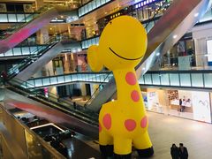 -绿地缤纷城-停车场