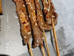 -何妹湿辣牛肉·粤式烧烤砂煲(桂雅路店)