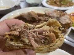 -金卯白肉罩火烧