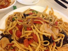 -新粤新疆菜清真餐厅(拱北店)