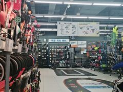 -迪卡侬(烟台万达店)
