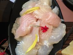 -老牌坊云南鱼豆花火锅(嵩山店)