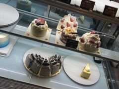 -焙丽拾光(麦凯乐直营店)