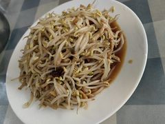 小豆芽炒肉丝-华春餐馆(鱼山路店)