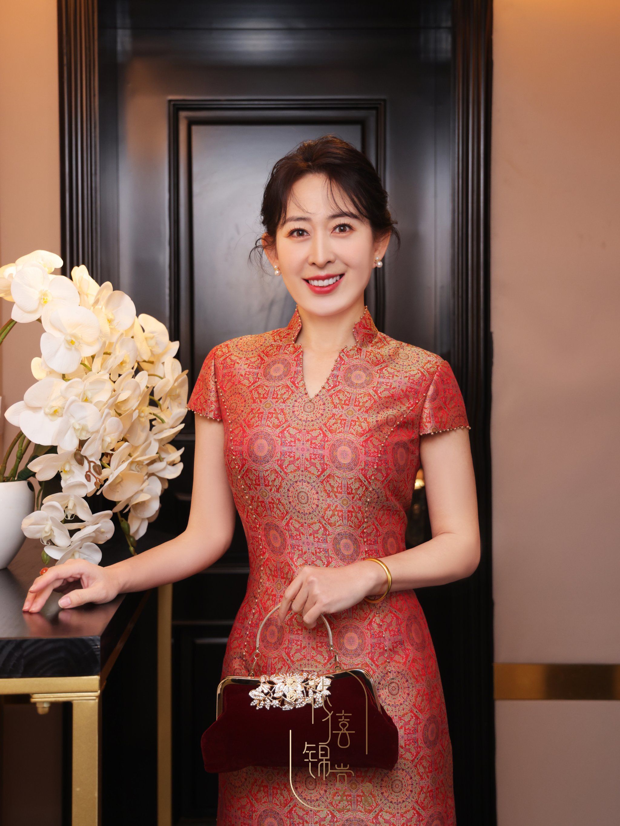 婚礼上,妈妈穿改良旗袍的魅力