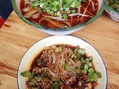 -拈签一笑黄牛肉辣卤串串