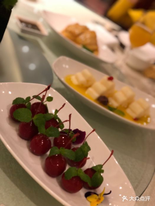 和平饭店龙凤厅-樱桃鹅肝-菜-樱桃鹅肝图片-上海美食-大众点评网