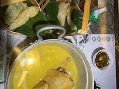 -禄婶鸡煲·打边炉