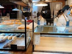面包甜点陈列柜-仙峰天然面包(迎宾路店)
