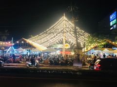 -周日夜市