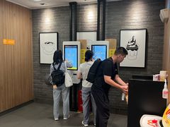 -麦当劳(上海虹桥站30B检票口楼上)