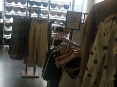 -纪念日百货(江西南昌店)