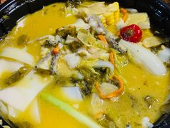 -山城外·非遗酸菜鱼(财富中心店)