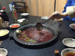 -茅草房·河畔园林火锅