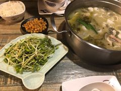 -新记印象酸菜鱼馆(天阳亲子广场店)