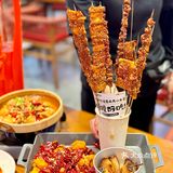 南方小帅哥来吃东北大串了！还有小土豆和冻梨！
