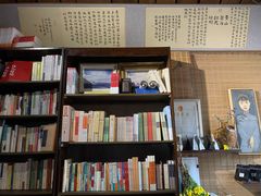 -荒岛书店(黄县路店)