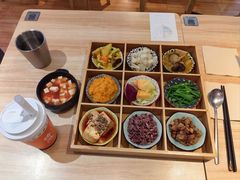 -轻蔬不用等·素食(江苏路店)
