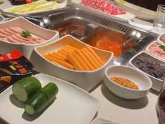 -海底捞火锅鲜切牛肉主题店(长寿路店)
