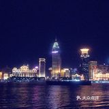 吹着江风，（有点冷），还是很舒服的