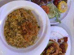 -樱花里音乐餐吧·牛扒椰子鸡(东圃店)