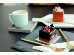 -UNI UNI(环亚凯瑟琳店)