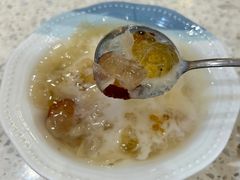 桃胶皂角米炖雪燕-雲物·云南小馆(好悦天地店)