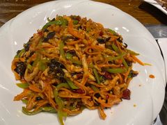 鱼香肉丝-小俩口烧烤东北菜(双井店)