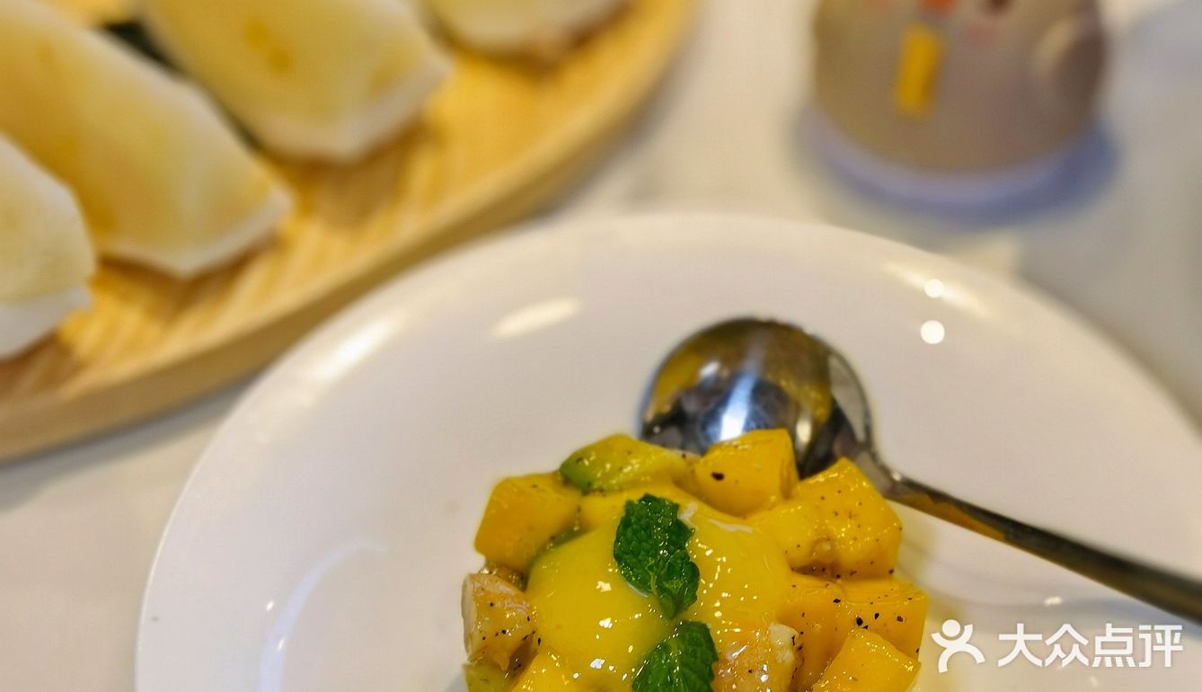 椰町·海南椰子鸡，给你带来原汁原味的海南风味[加油]