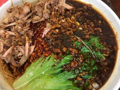 油泼炸酱腊汁肉手工面-老陈婆手工面庄