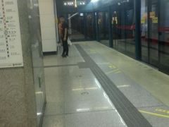 -体育场(地铁站)