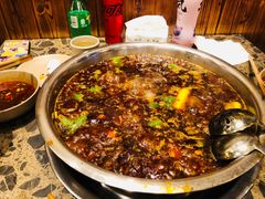 -肖肖酸萝卜鱼火锅(总店)