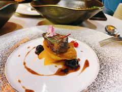 鹅肝苹果塔-YUE·6·西式融合餐厅(外滩六号店)