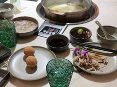 -喃喃椰·糟粕醋·椰子鸡火锅(七堡花园店)