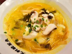 -渝是乎酸菜鱼·川渝小炒(新世界百货望京店)