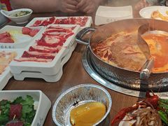 -来龍儿鲜切牛肉自助老火锅