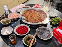 -洞亭火锅(防空洞总店)