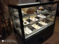 面包甜点陈列柜-马迭尔西餐厅(中央大街店)